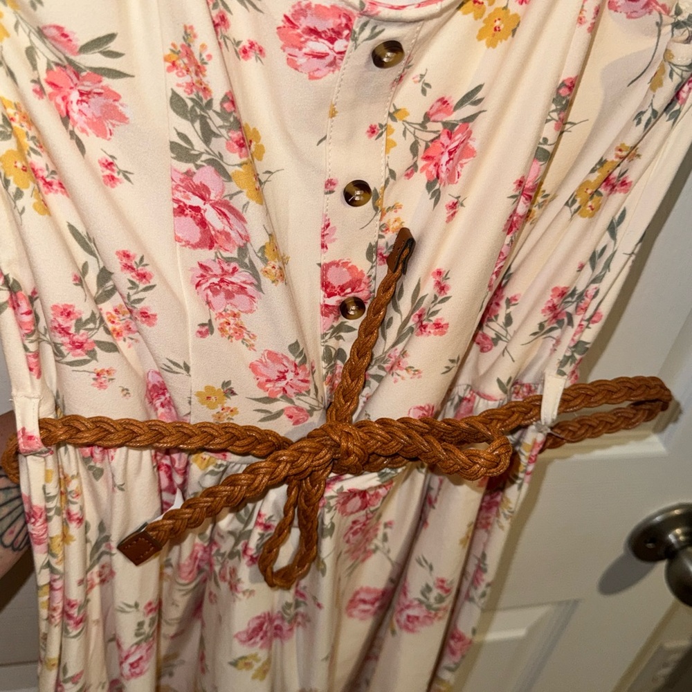 Lg Floral Woman’s Dress with Rope Belt! - Picture 2 of 7